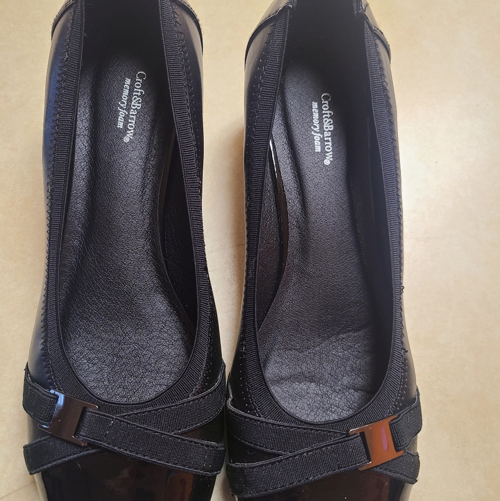 Croft & Borrow wedged pumps - black